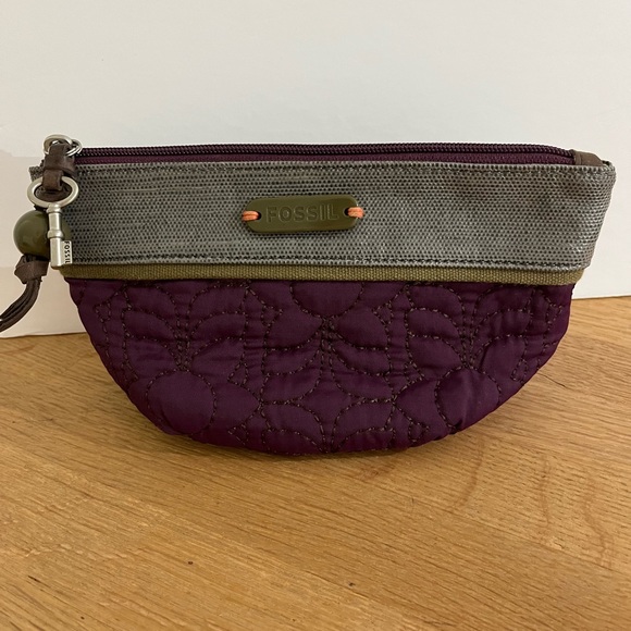 Fossil Handbags - Fossil Key-Per mini nylon quilted makeup bag